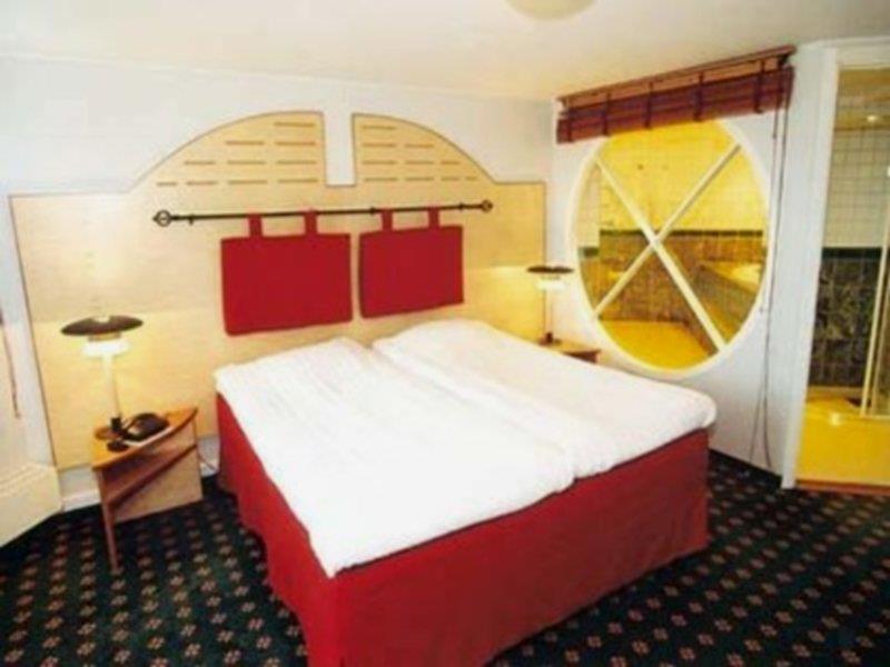 First Hotel Joenkoeping Стая снимка